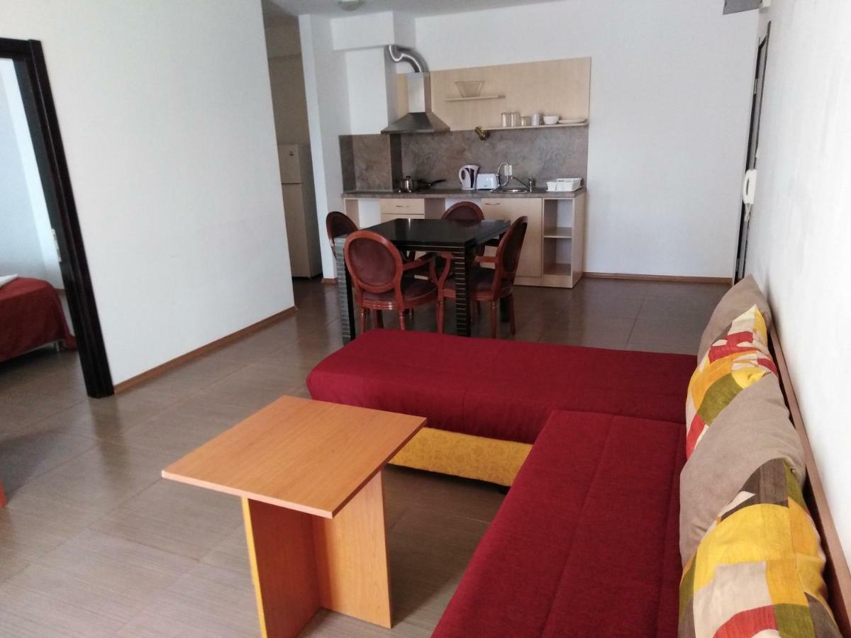 Vm Apartments Robinson Beach 帕莫瑞 外观 照片