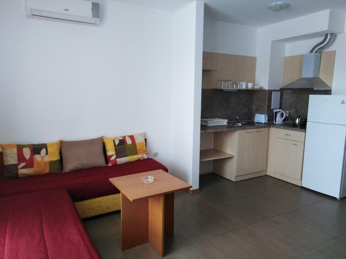 Vm Apartments Robinson Beach 帕莫瑞 外观 照片